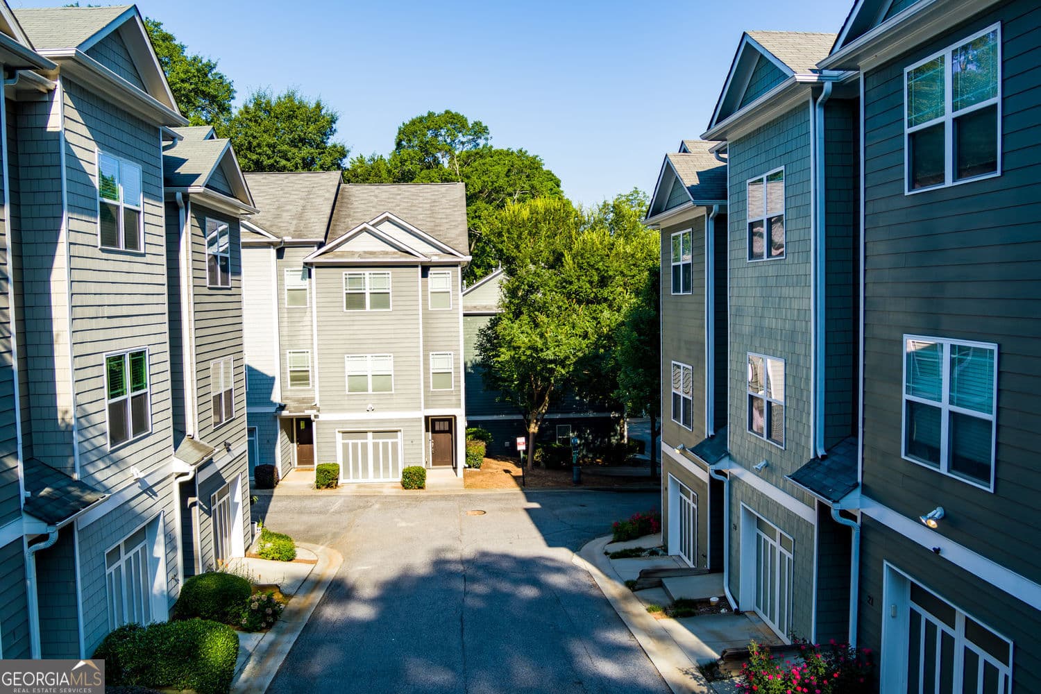 2 bedroom, 2.5 bathroom, 1,306 sq ft townhouse for sale at 1365 Memorial Drive 5, Atlanta, GA 30317 — photo 8