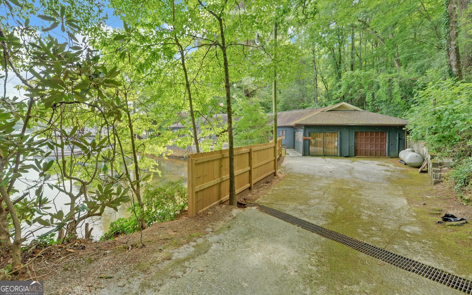 4 bedroom, 3 bathroom, 1,870 sq ft single family residence for sale at 2632 Shady Lane, Lakemont, GA 30552 — photo 7