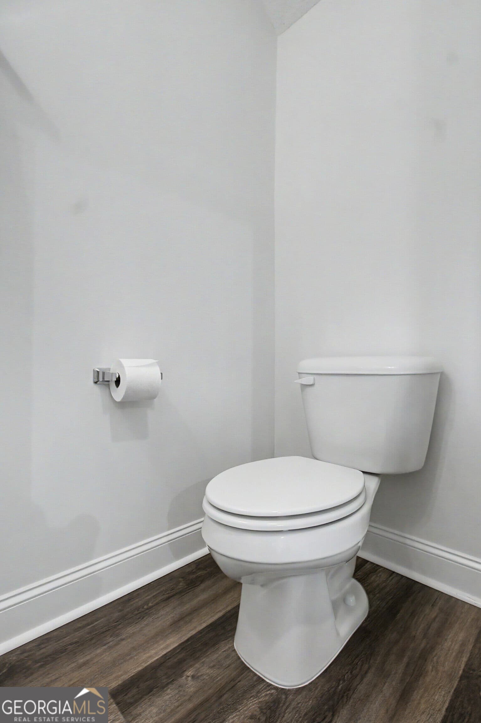 4 bedroom, 2.5 bathroom, 2,438 sq ft single family residence for sale at 912 Meloney Drive, Hinesville, GA 31313 — photo 4