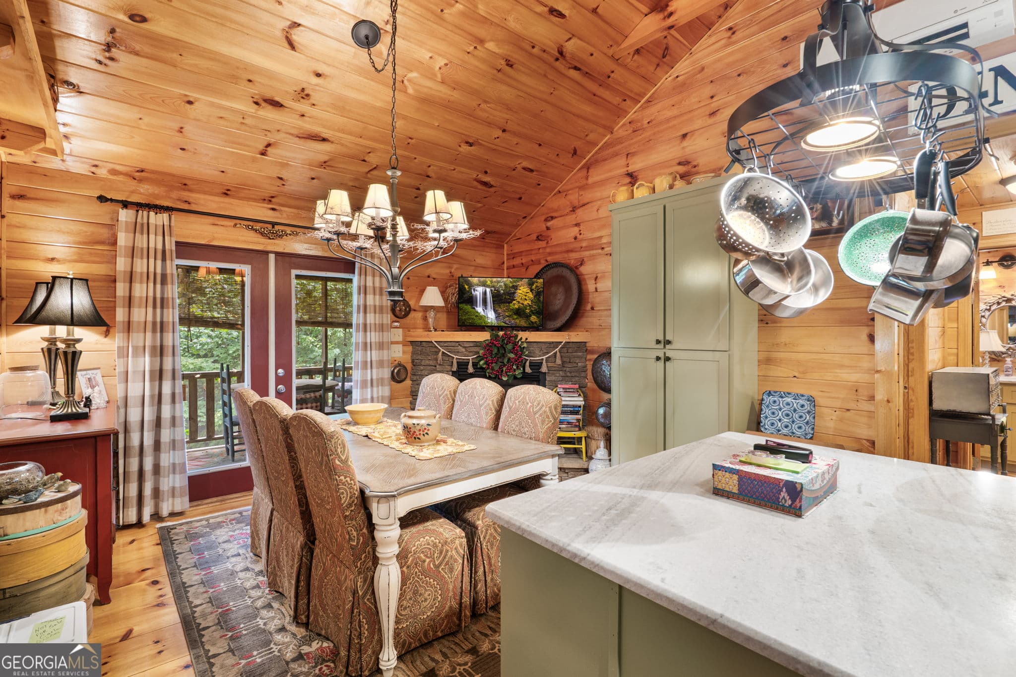 1 bedroom, 1 bathroom cabin,single family residence for sale at 75 Woodridge Trail, Murphy, NC 28906 — photo 4
