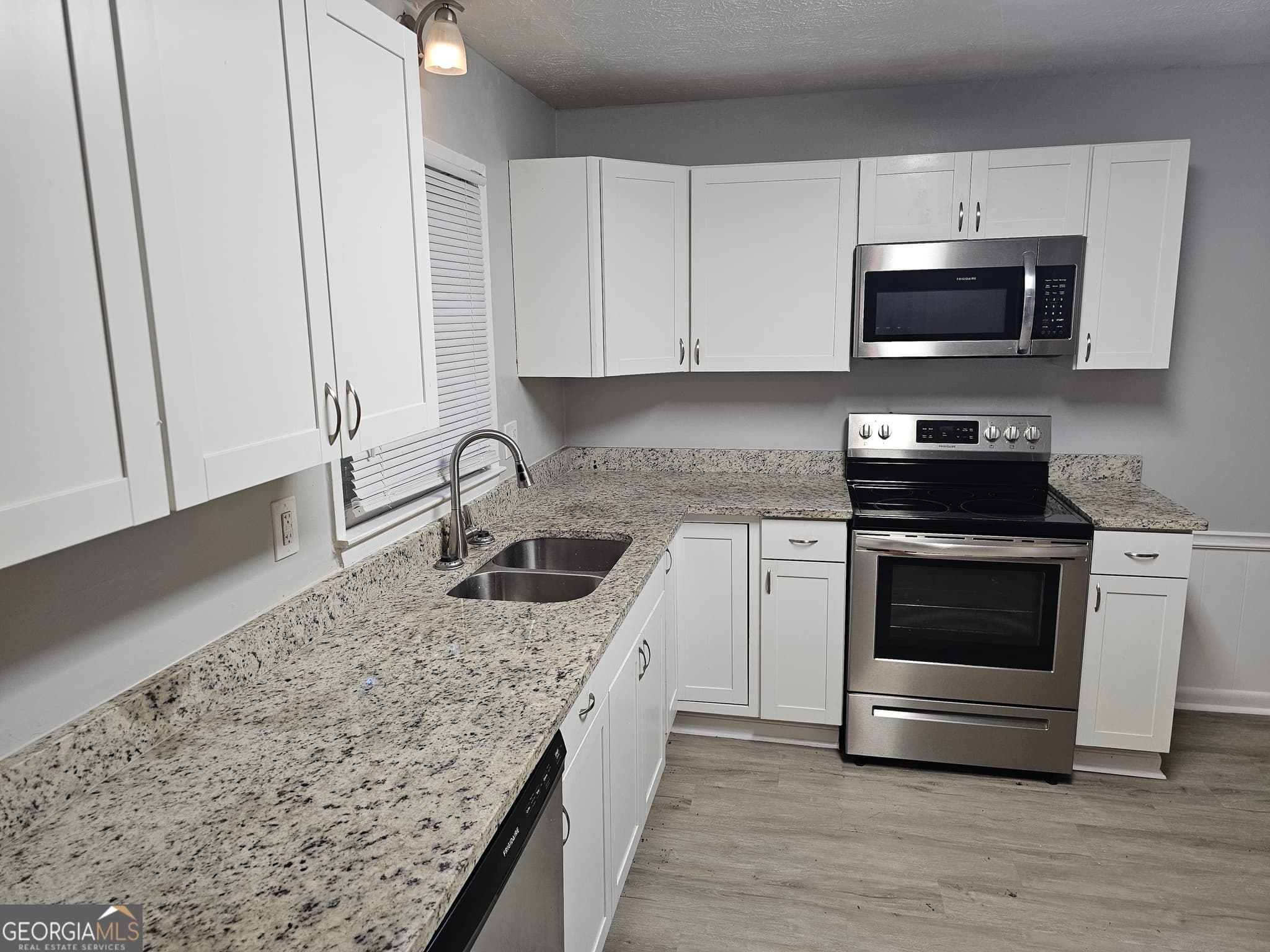3 bedroom, 2 bathroom, 1,777 sq ft single family residence for sale at 2858 Davidson Drive 2858, Lithonia, GA 30058 — photo 2