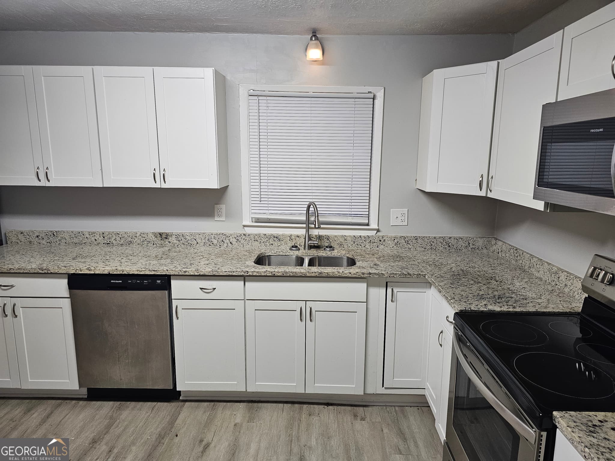 3 bedroom, 2 bathroom, 1,777 sq ft single family residence for sale at 2858 Davidson Drive 2858, Lithonia, GA 30058 — photo 3