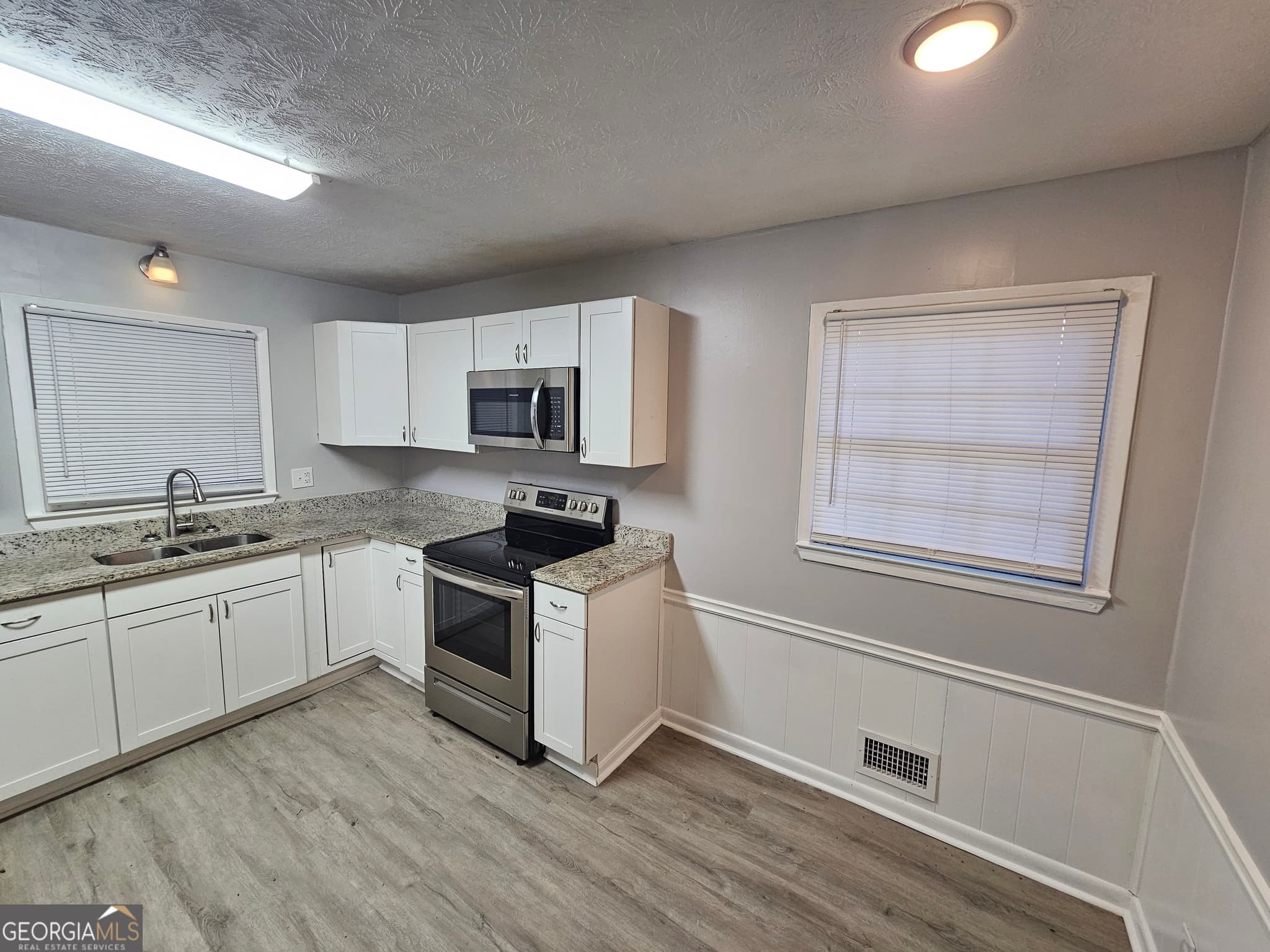 3 bedroom, 2 bathroom, 1,777 sq ft single family residence for sale at 2858 Davidson Drive 2858, Lithonia, GA 30058 — photo 8