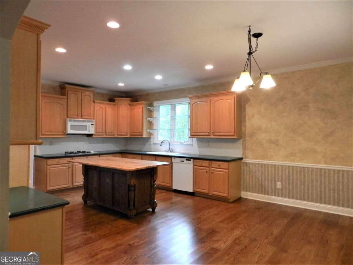 4 bedroom, 3 bathroom single family residence for rent at 2565 Harman Park Court, Duluth, GA 30097 for $3,400 a month — photo 5