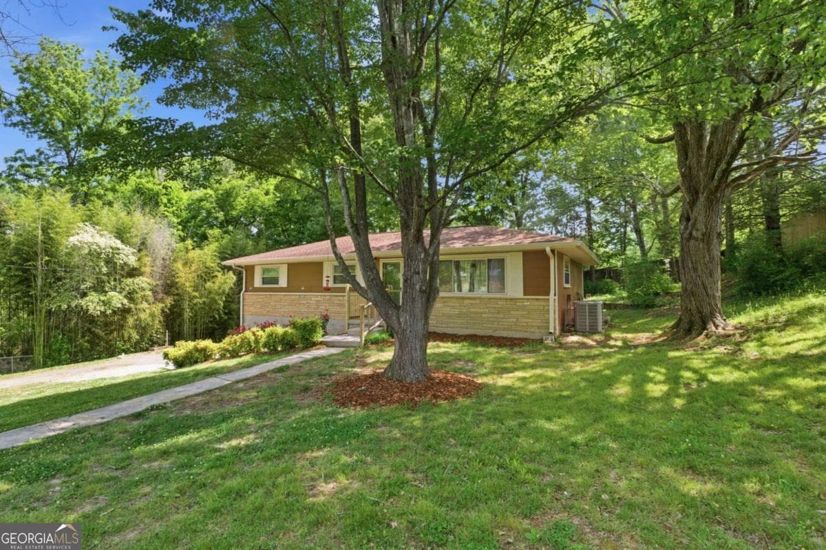 3 bedroom, 2 bathroom single family residence for sale at 1004 W Lewis Street, Rossville, GA 30741 — photo 2