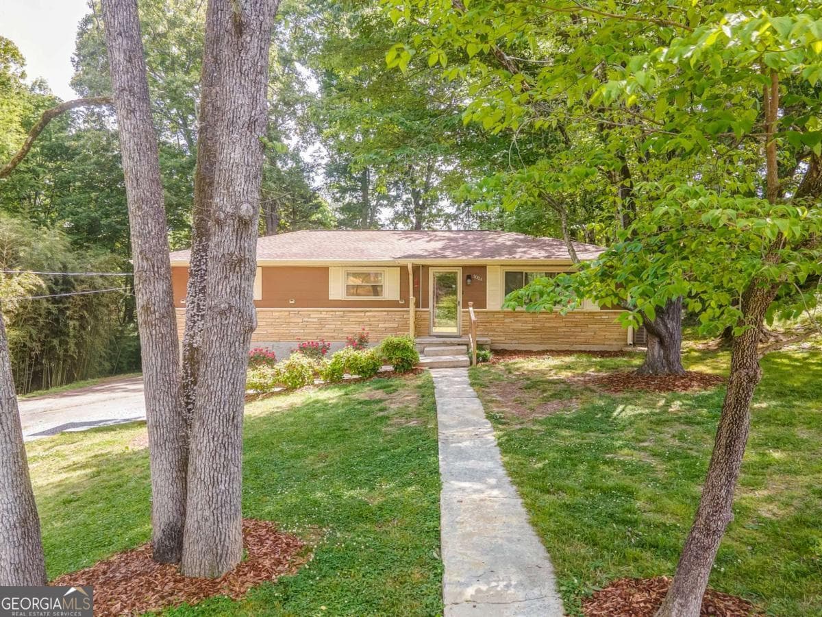 3 bedroom, 2 bathroom single family residence for sale at 1004 W Lewis Street, Rossville, GA 30741 — photo 6