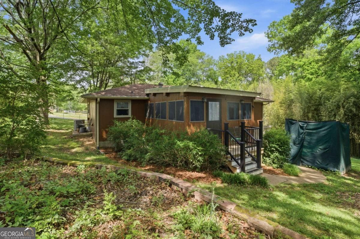 3 bedroom, 2 bathroom single family residence for sale at 1004 W Lewis Street, Rossville, GA 30741 — photo 7
