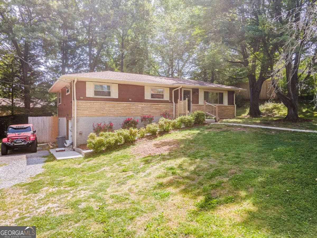 3 bedroom, 2 bathroom single family residence for sale at 1004 W Lewis Street, Rossville, GA 30741 — photo 4