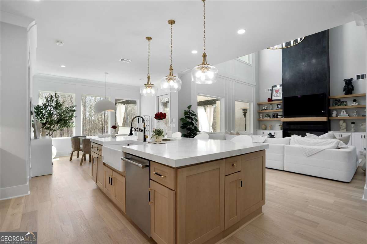 5 bedroom, 4.5 bathroom, 5,961 sq ft single family residence for sale at 1017 Fleeman Road, Hoschton, GA 30548 — photo 9