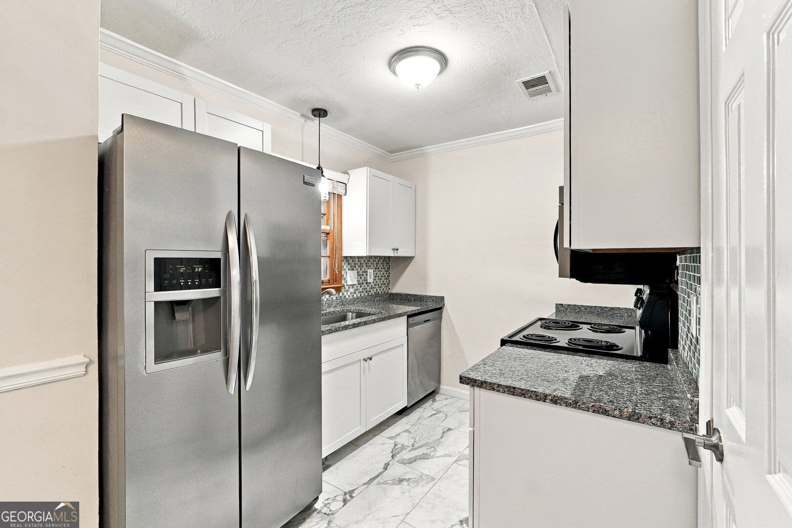 2 bedroom, 2.5 bathroom, 1,240 sq ft townhouse for sale at 220 Chads Ford Way, Roswell, GA 30076 — photo 9