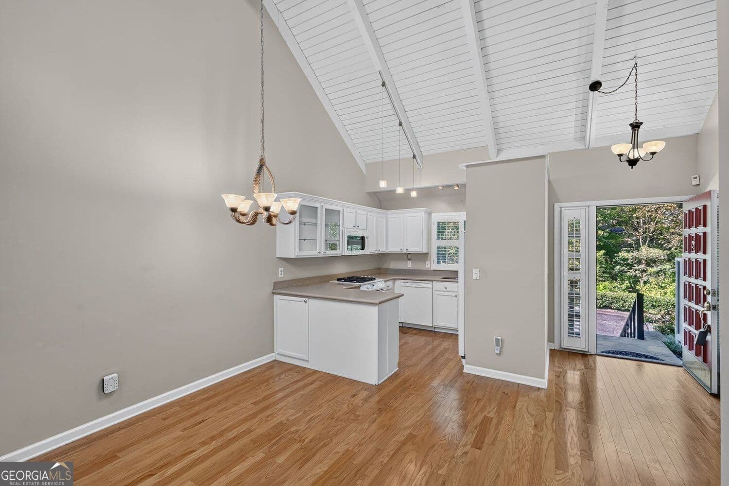 2 bedroom, 2 bathroom, 1,072 sq ft townhouse for sale at 1411 N Druid Hills Road, Brookhaven, GA 30319 — photo 7