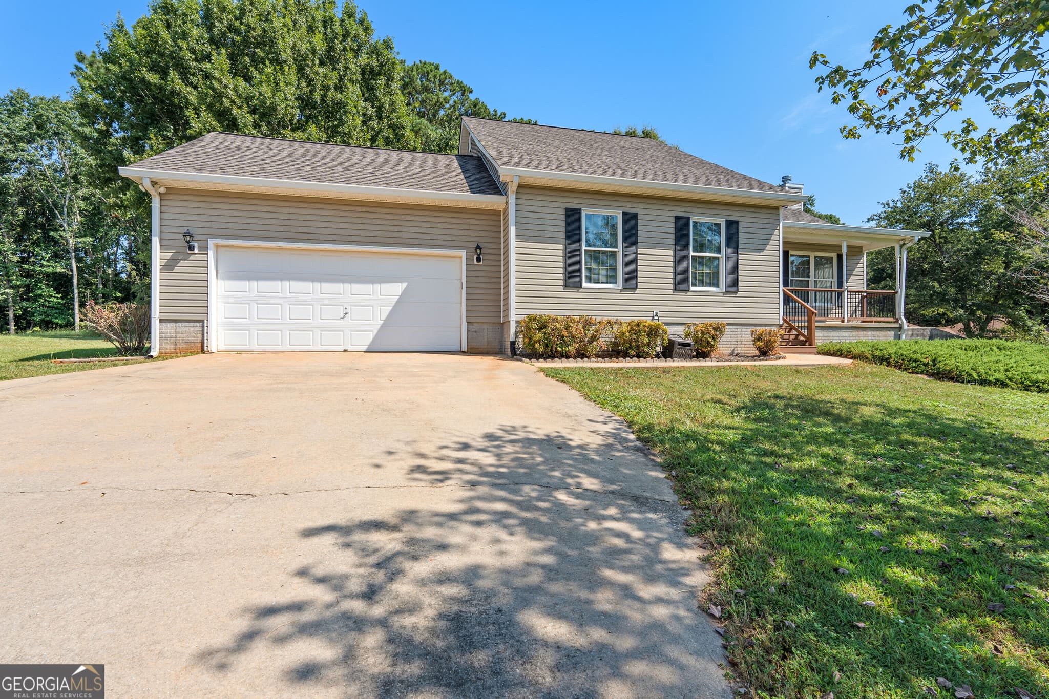 3 bedroom, 2.5 bathroom, 1,930 sq ft single family residence for sale at 178 Major Road, Sharpsburg, GA 30277 — photo 2