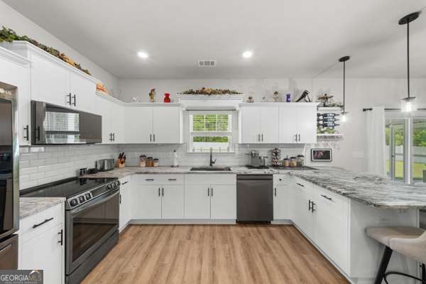 3 bedroom, 2 bathroom, 1,636 sq ft single family residence for sale at 426 Old Whitaker Way, Statesboro, GA 30461 — photo 6