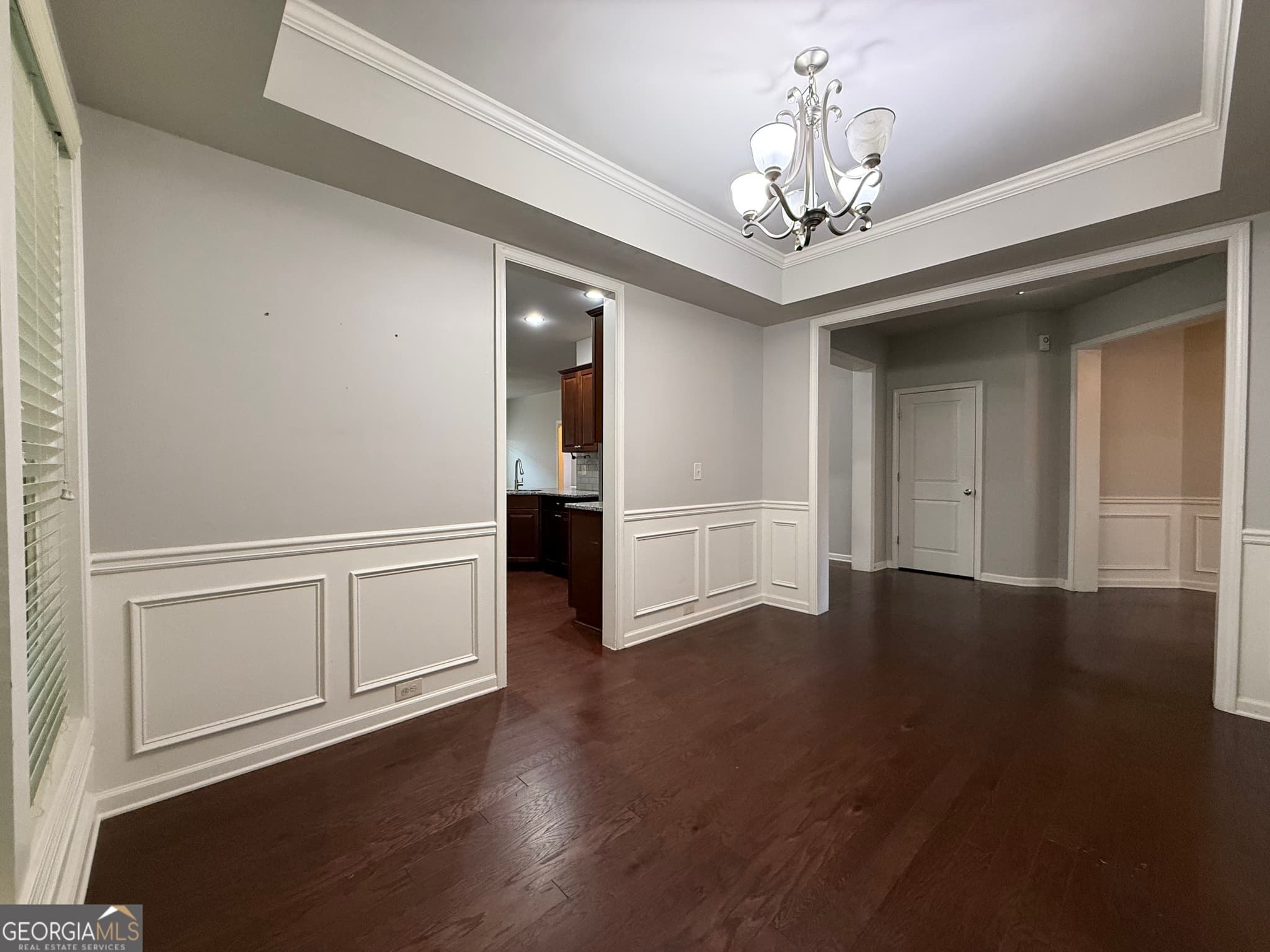 3 bedroom, 2.5 bathroom, 2,375 sq ft single family residence for sale at 5115 Breezewood Circle, Alpharetta, GA 30004 — photo 3