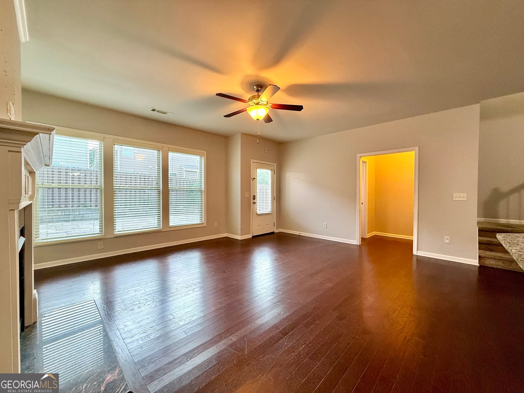 3 bedroom, 2.5 bathroom, 2,375 sq ft single family residence for sale at 5115 Breezewood Circle, Alpharetta, GA 30004 — photo 8