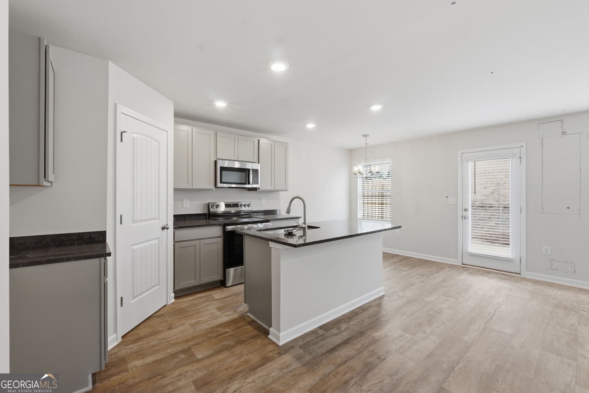 3 bedroom, 2.5 bathroom, 1,579 sq ft townhouse for sale at 230 Norchester Avenue, Hogansville, GA 30230 — photo 6