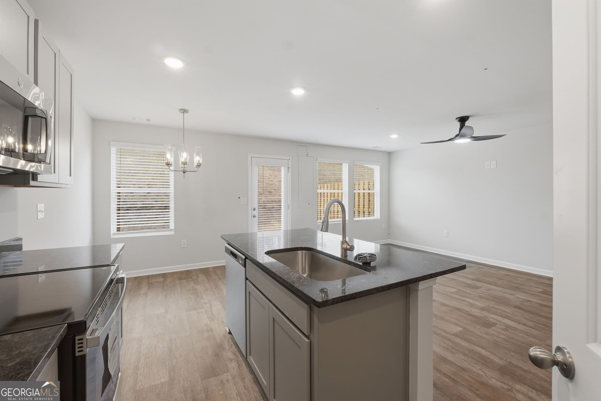 3 bedroom, 2.5 bathroom, 1,579 sq ft townhouse for sale at 230 Norchester Avenue, Hogansville, GA 30230 — photo 10