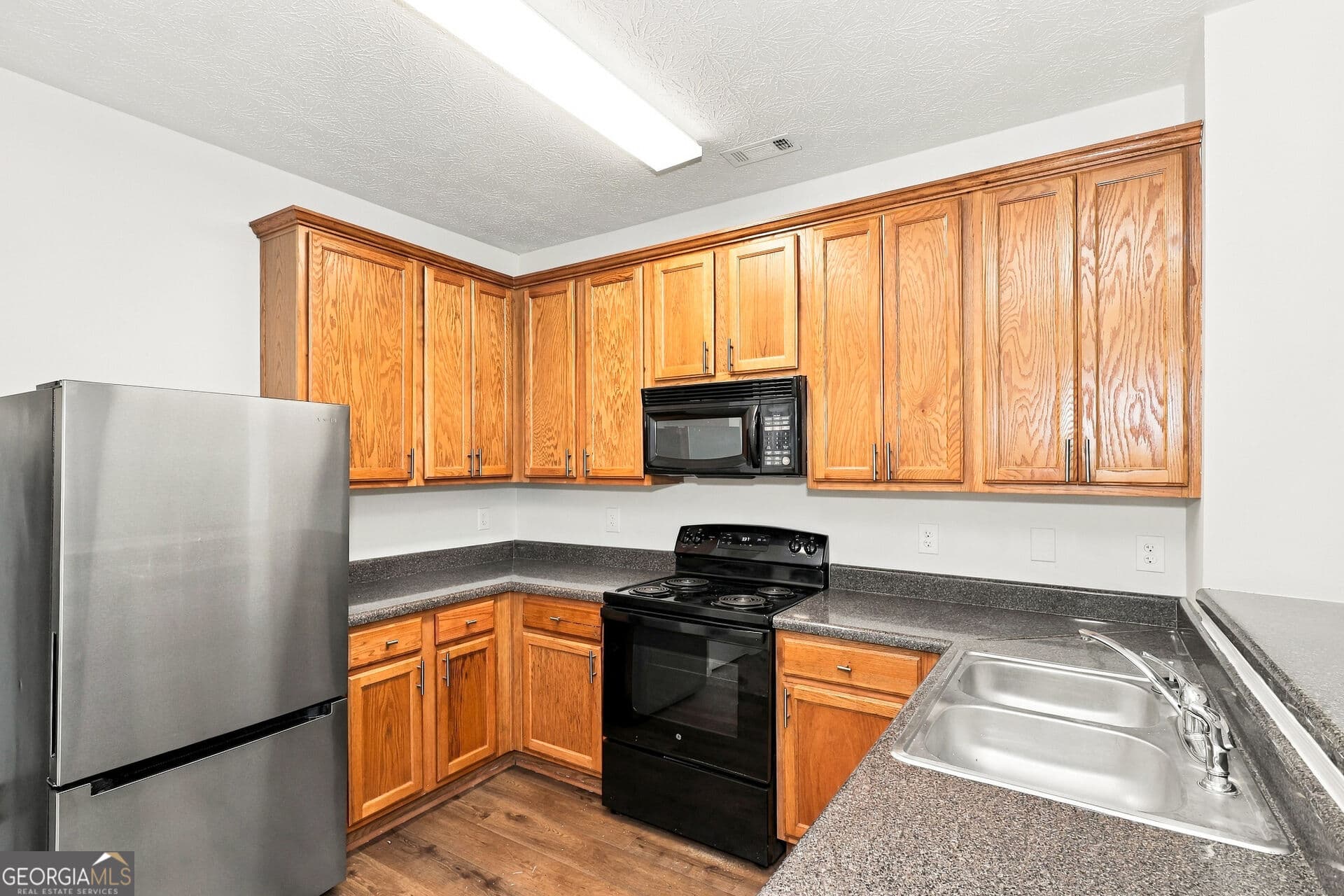 2 bedroom, 2.5 bathroom, 1,485 sq ft condominium for sale at 4370 Stone Gate Way # 97, East Point, GA 30344 — photo 7