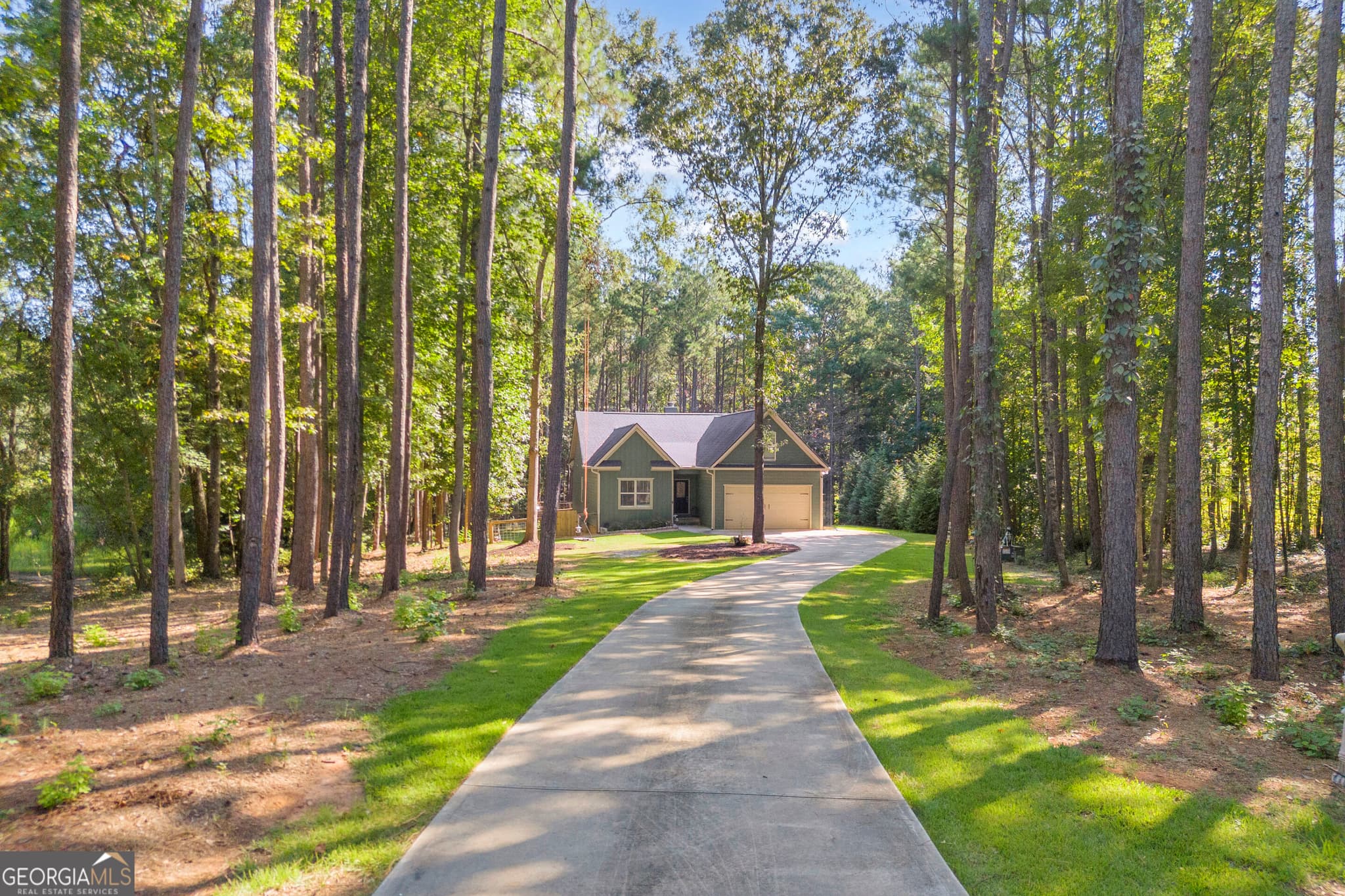 3 bedroom, 2 bathroom, 2,014 sq ft single family residence for sale at 2581 Clarence Odum Road, Monroe, GA 30656 — photo 2