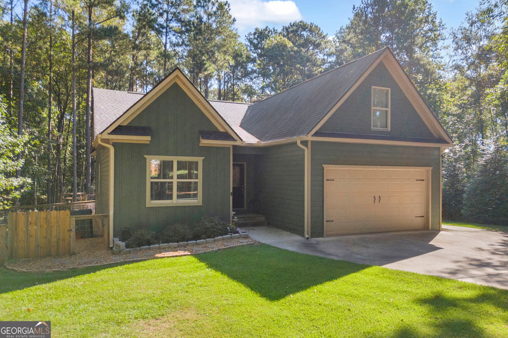 3 bedroom, 2 bathroom, 2,014 sq ft single family residence for sale at 2581 Clarence Odum Road, Monroe, GA 30656 — photo 6