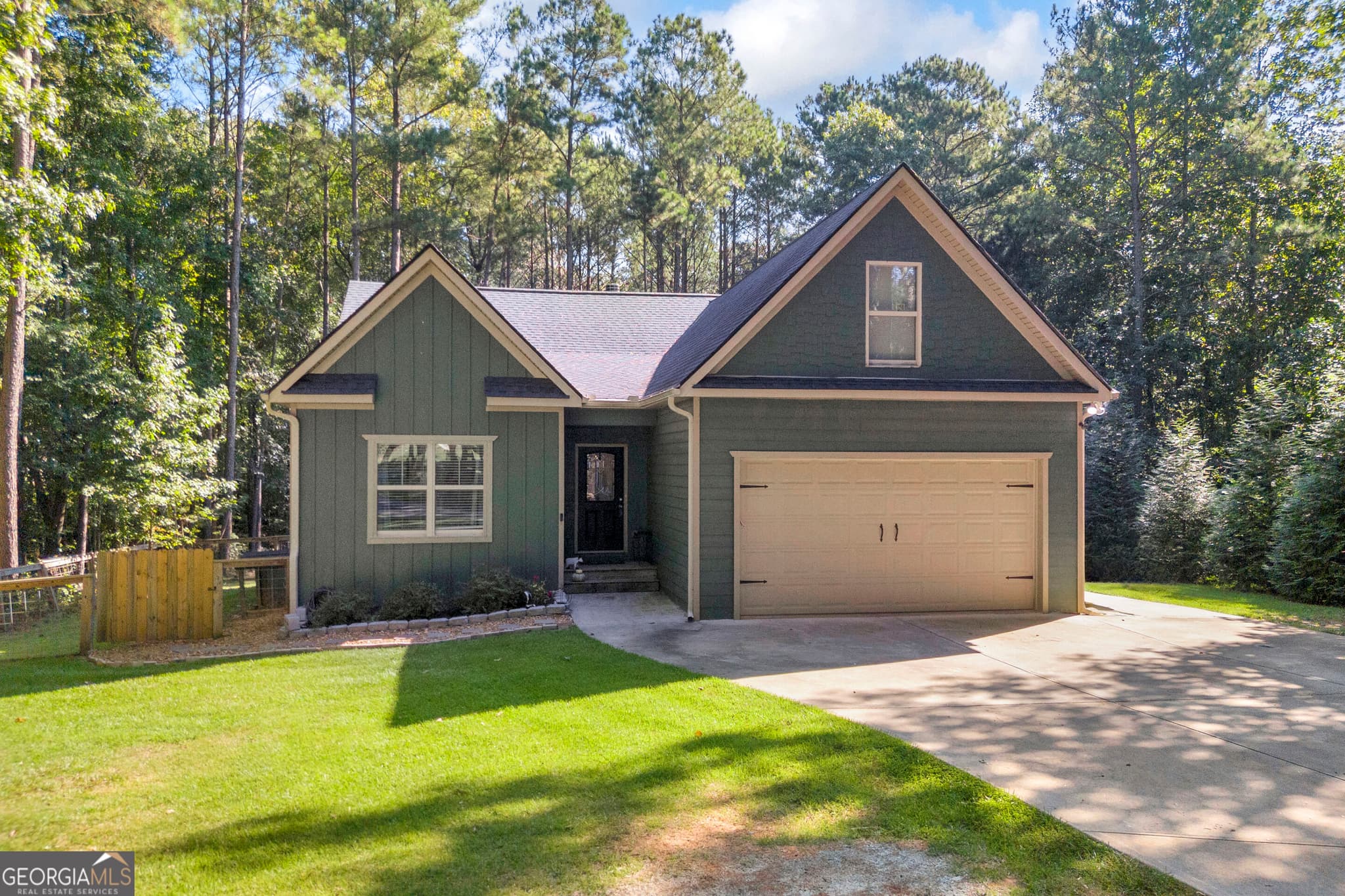 3 bedroom, 2 bathroom, 2,014 sq ft single family residence for sale at 2581 Clarence Odum Road, Monroe, GA 30656 — photo 1 of 45