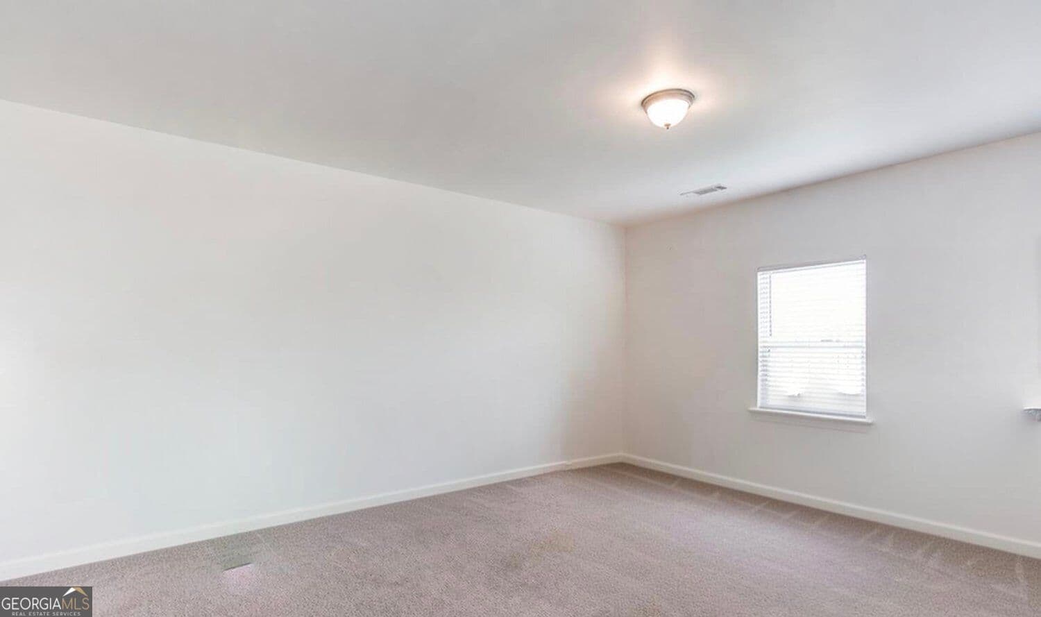 4 bedroom, 2.5 bathroom, 1,987 sq ft single family residence for sale at 331 Merigold Way, Pendergrass, GA 30567 — photo 5