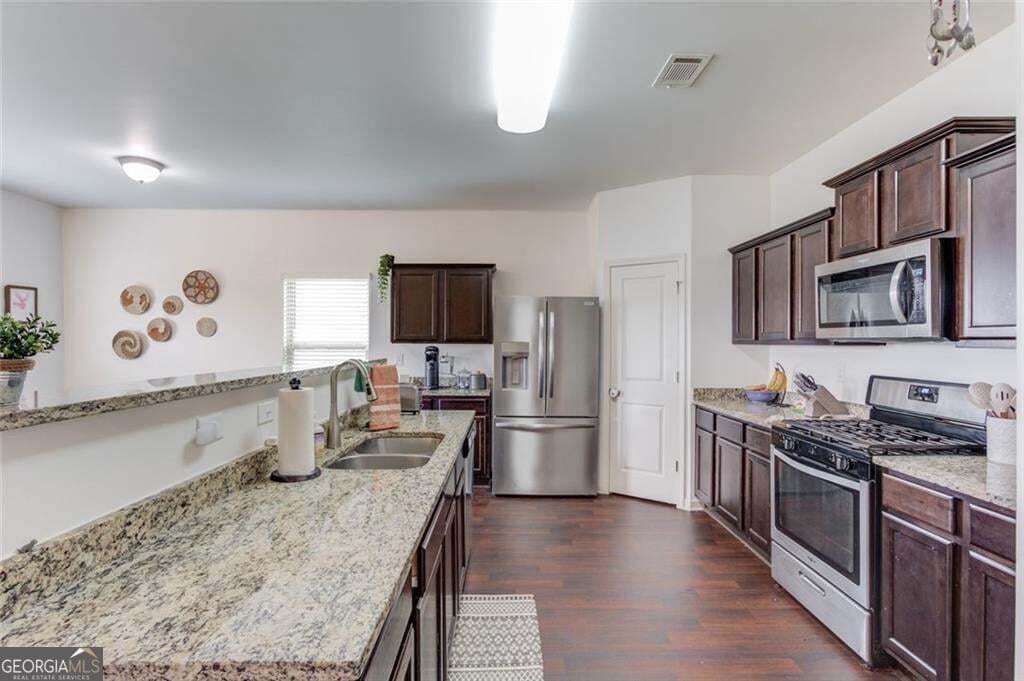 4 bedroom, 2.5 bathroom, 1,987 sq ft single family residence for sale at 331 Merigold Way, Pendergrass, GA 30567 — photo 10