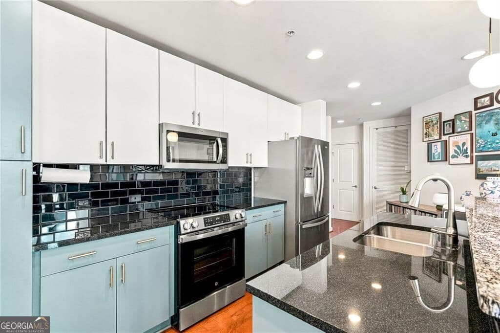 2 bedroom, 2 bathroom, 1,193 sq ft condominium for sale at 860 Peachtree Street 2317, Atlanta, GA 30308 — photo 7