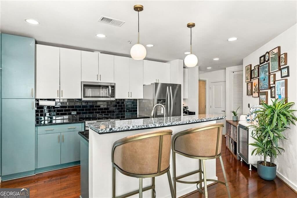 2 bedroom, 2 bathroom, 1,193 sq ft condominium for sale at 860 Peachtree Street 2317, Atlanta, GA 30308 — photo 5