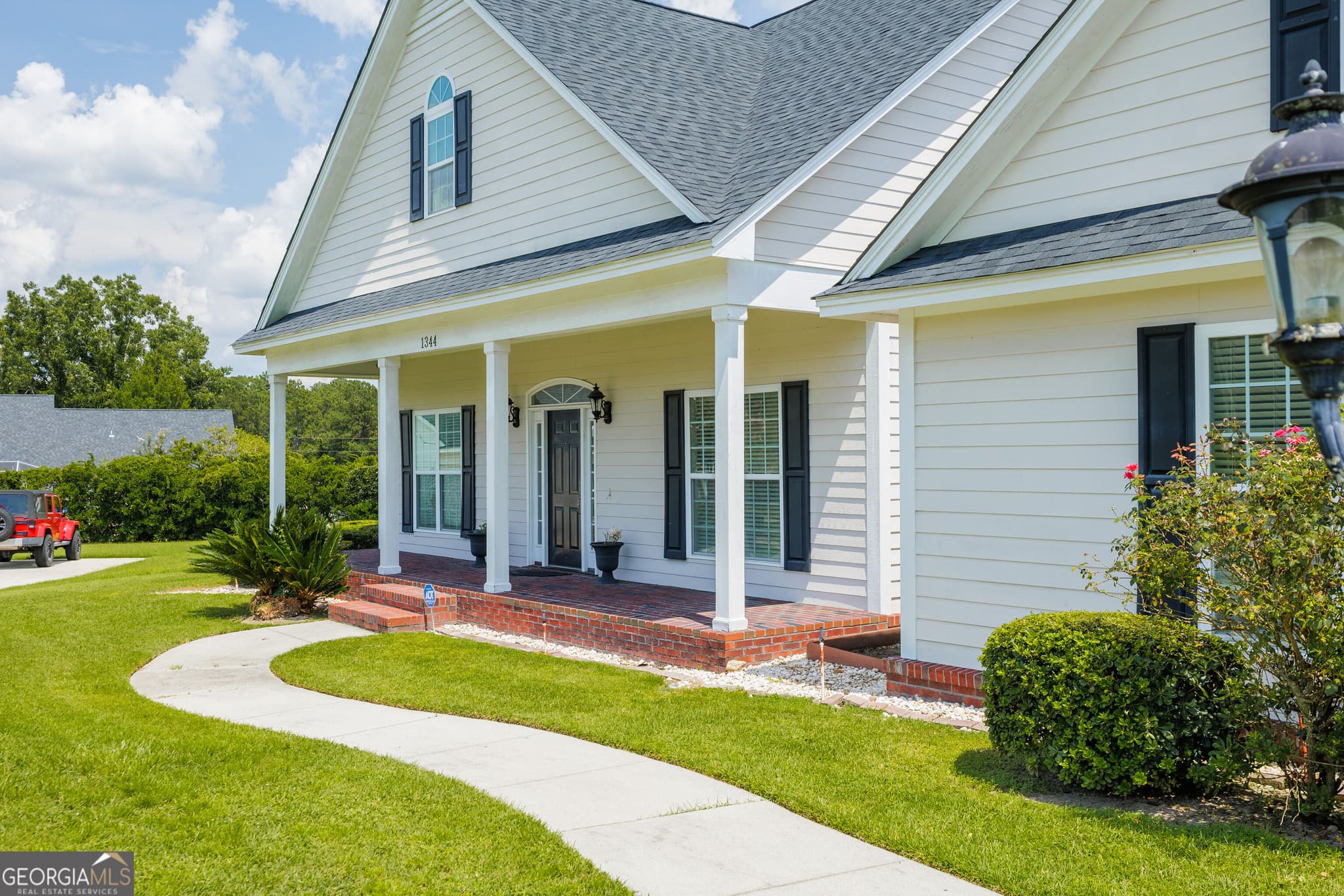 4 bedroom, 4 bathroom, 3,278 sq ft single family residence under contract at 1344 Winding Ridge Circle, Valdosta, GA 31605 — photo 2