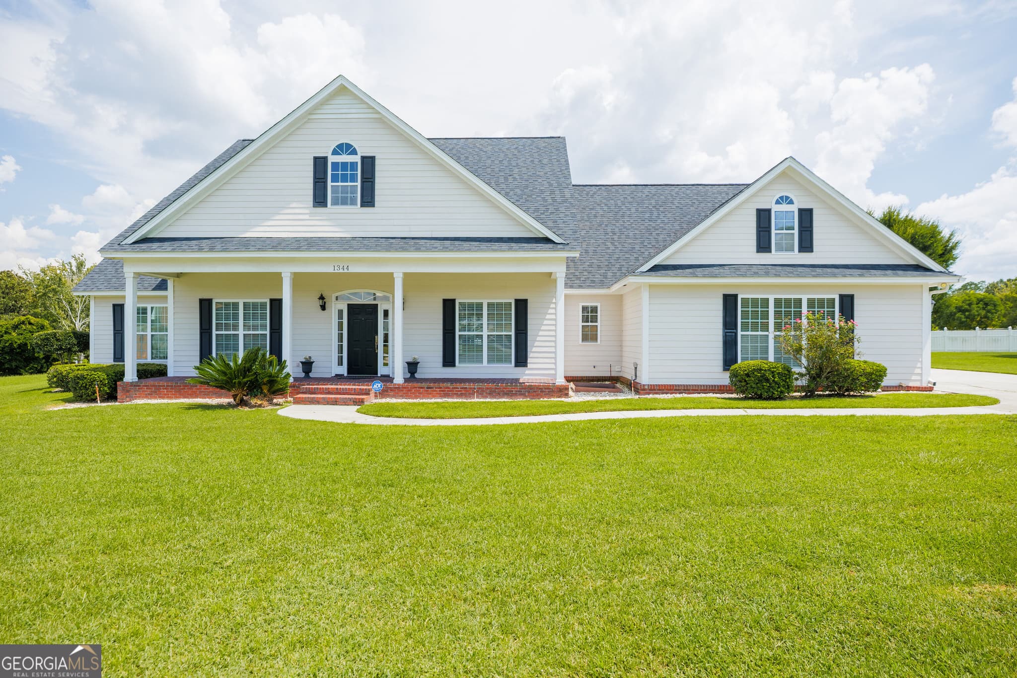 4 bedroom, 4 bathroom, 3,278 sq ft single family residence under contract at 1344 Winding Ridge Circle, Valdosta, GA 31605