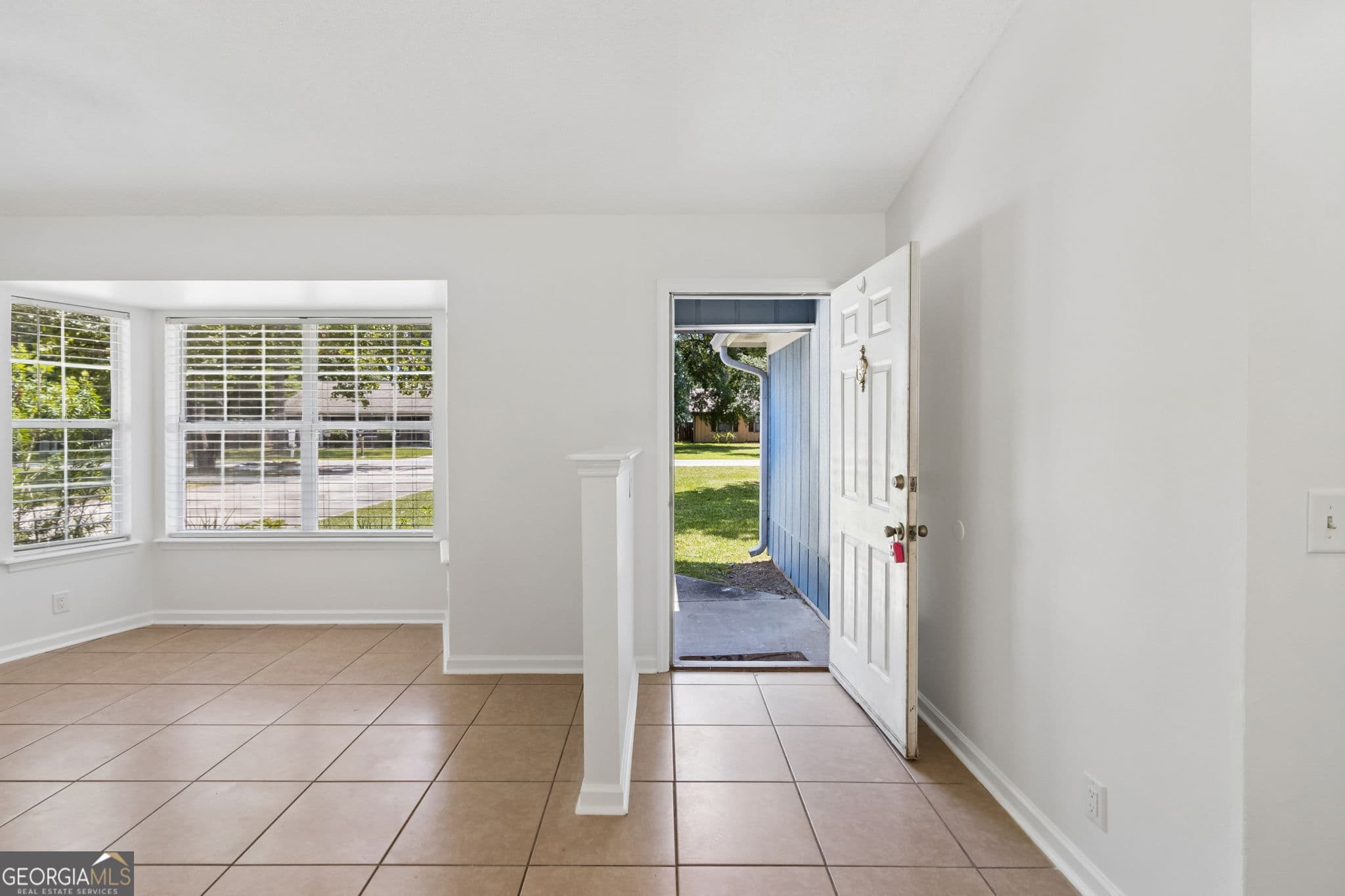 4 bedroom, 2 bathroom, 1,450 sq ft single family residence under contract at 206 Somerset Road, St. Marys, GA 31558 — photo 3