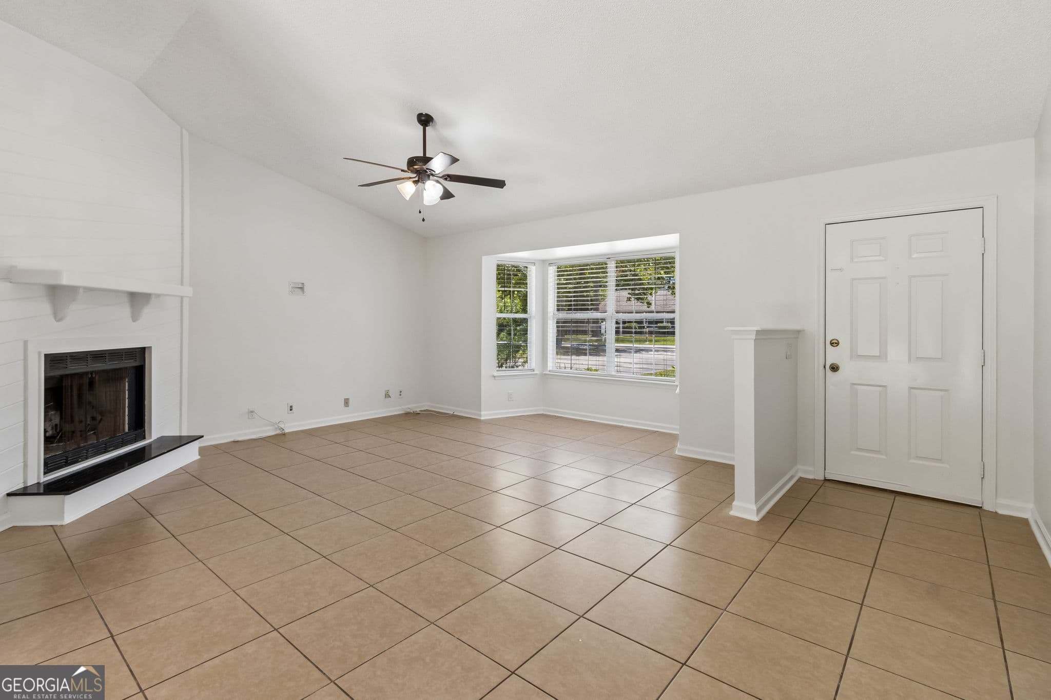 4 bedroom, 2 bathroom, 1,450 sq ft single family residence under contract at 206 Somerset Road, St. Marys, GA 31558 — photo 4
