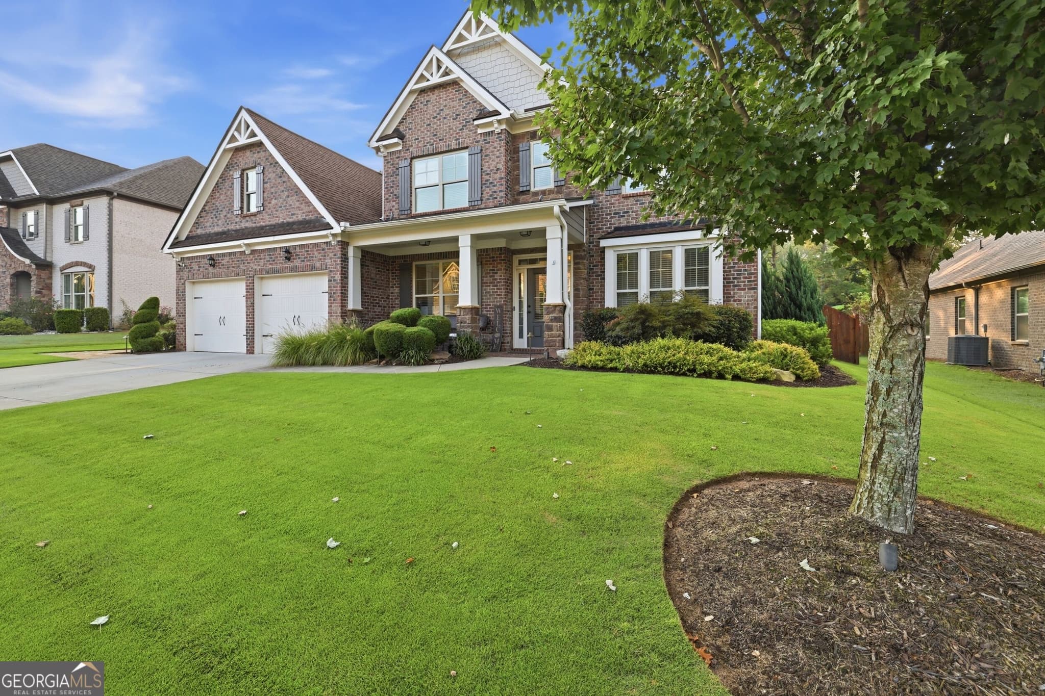 5 bedroom, 4 bathroom, 3,565 sq ft single family residence for sale at 4121 Secret Shoals Way, Buford, GA 30518 — photo 5