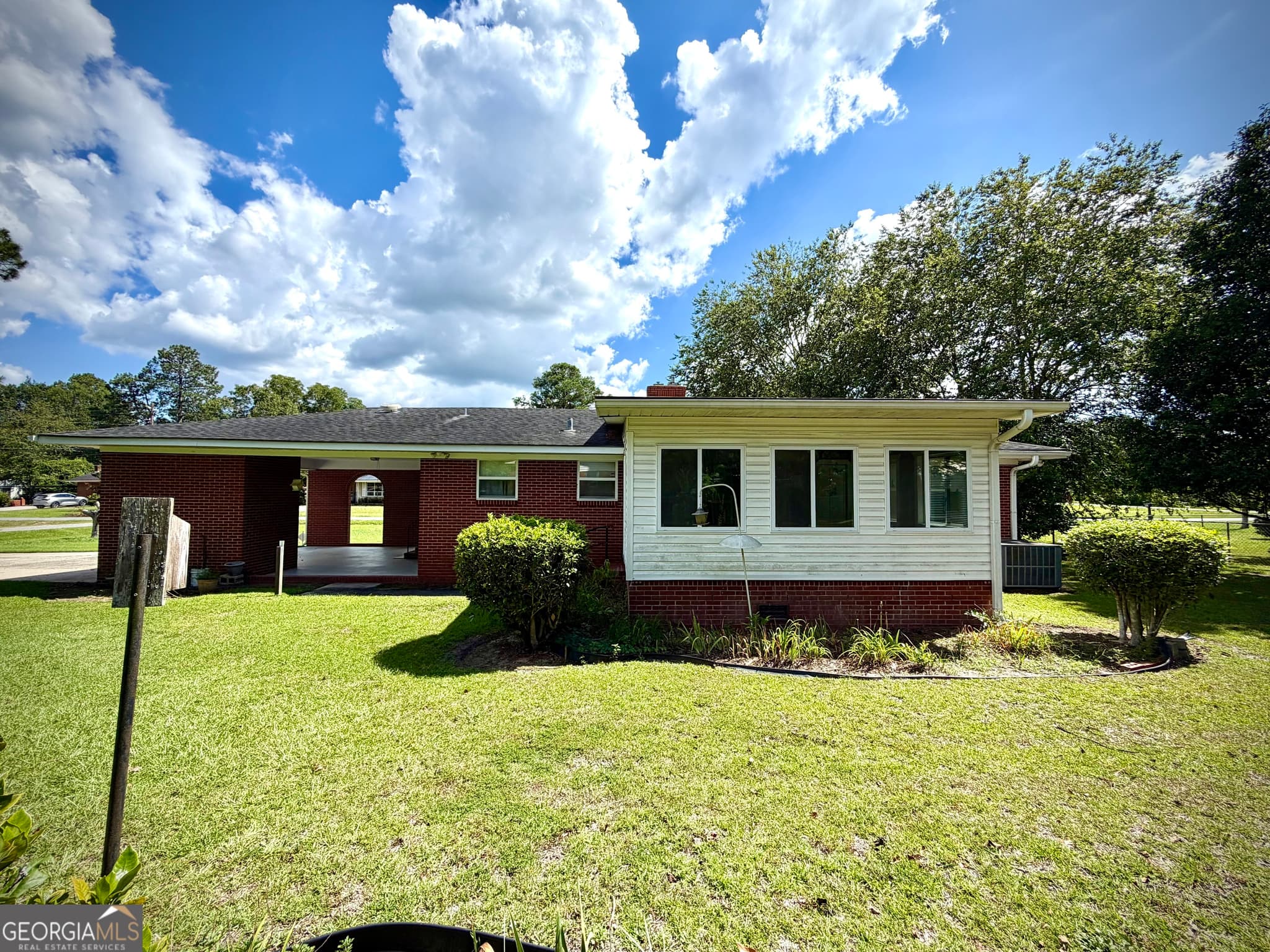 3 bedroom, 2 bathroom, 1,266 sq ft single family residence for sale at 1619 Woodrow Avenue, Dublin, GA 31021 — photo 6
