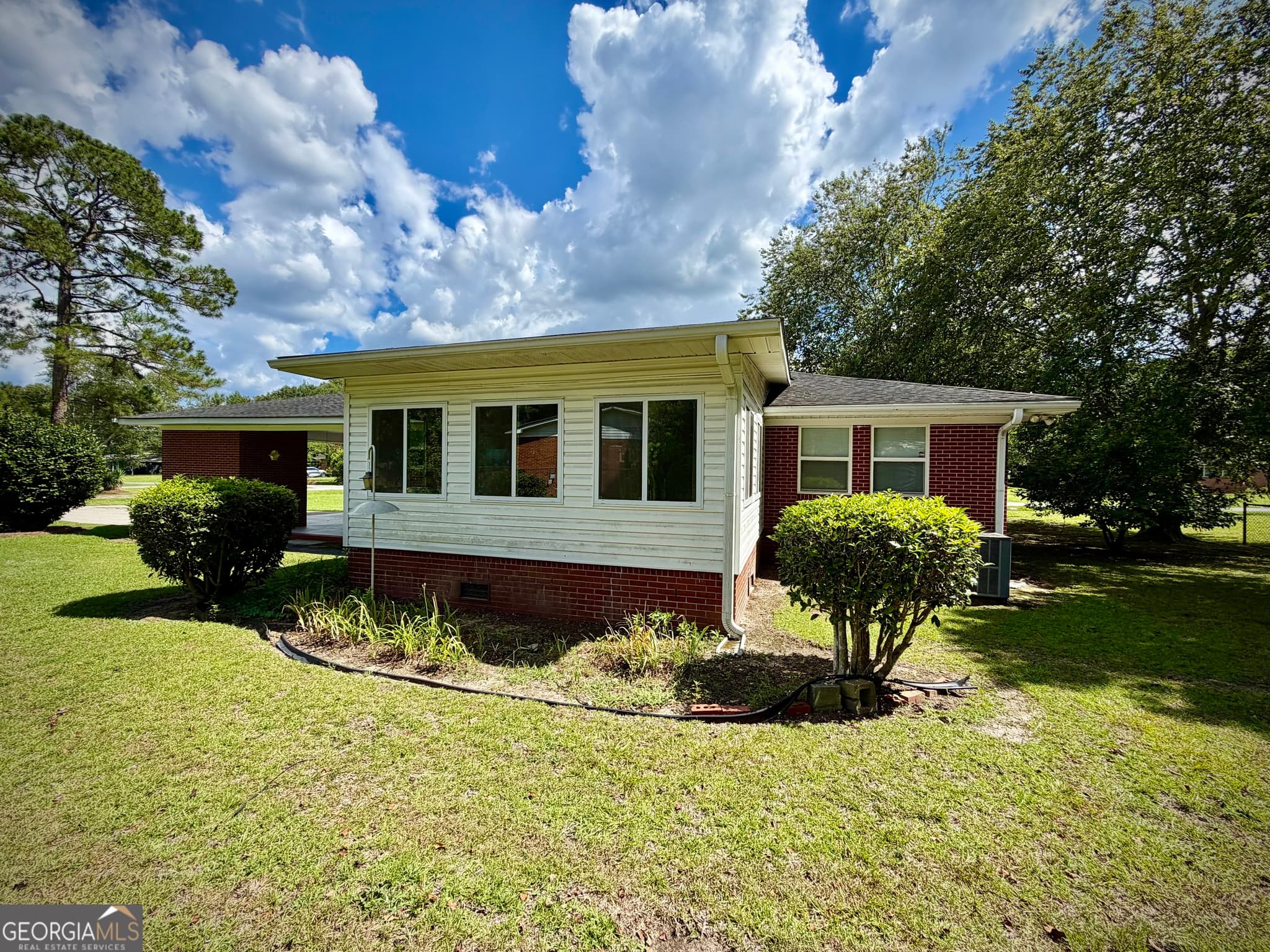 3 bedroom, 2 bathroom, 1,266 sq ft single family residence for sale at 1619 Woodrow Avenue, Dublin, GA 31021 — photo 7