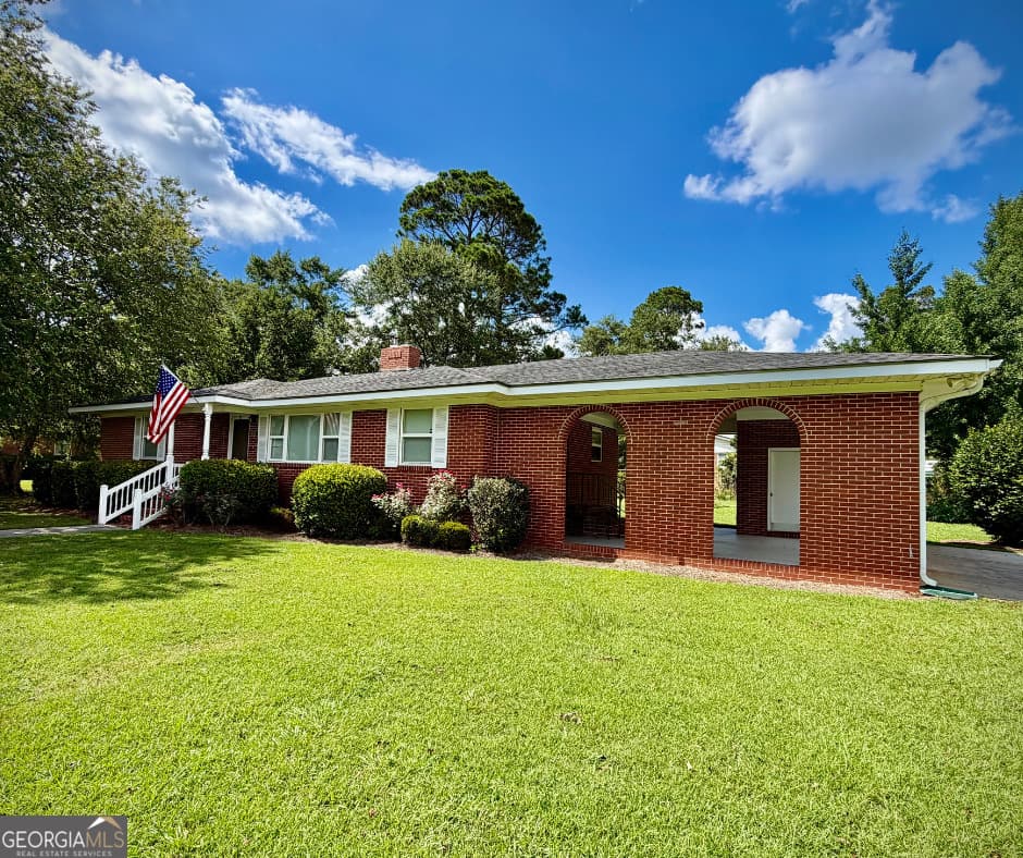 3 bedroom, 2 bathroom, 1,266 sq ft single family residence for sale at 1619 Woodrow Avenue, Dublin, GA 31021 — photo 1 of 31