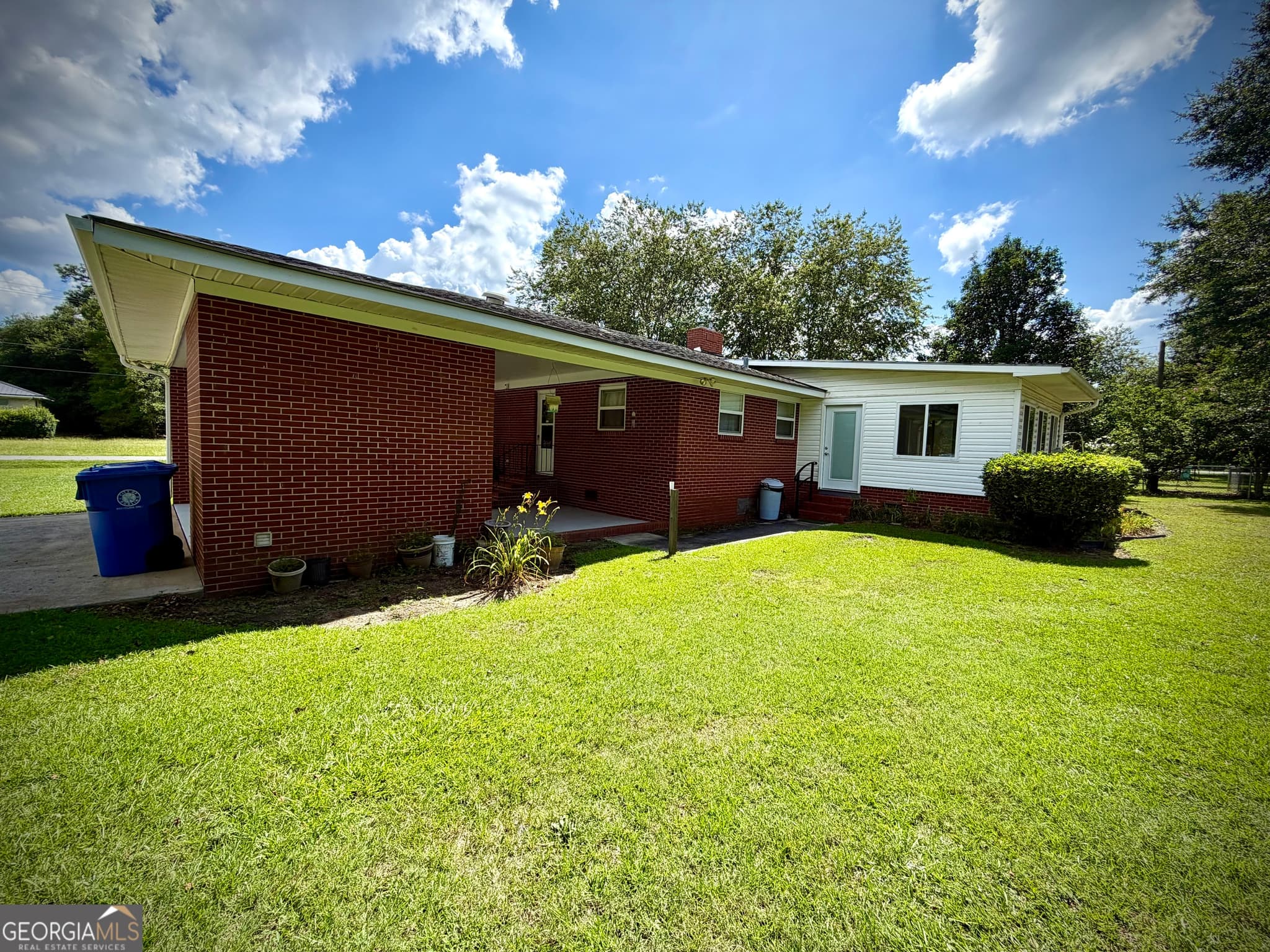 3 bedroom, 2 bathroom, 1,266 sq ft single family residence for sale at 1619 Woodrow Avenue, Dublin, GA 31021 — photo 8