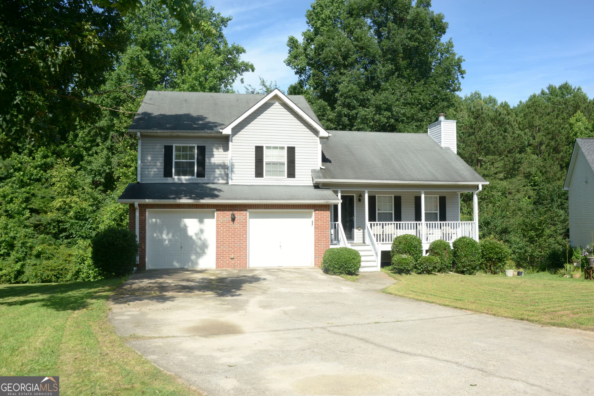 3 bedroom, 2 bathroom, 1,796 sq ft single family residence for sale at 3013 Pommel Court, Conyers, GA 30013 — photo 1 of 17