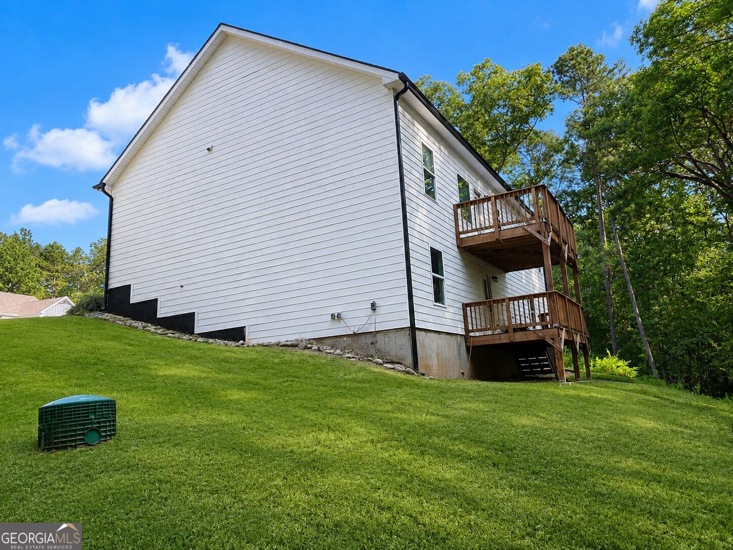 4 bedroom, 3 bathroom, 3,300 sq ft single family residence for sale at 307 Tara Court, Mansfield, GA 30055 — photo 4