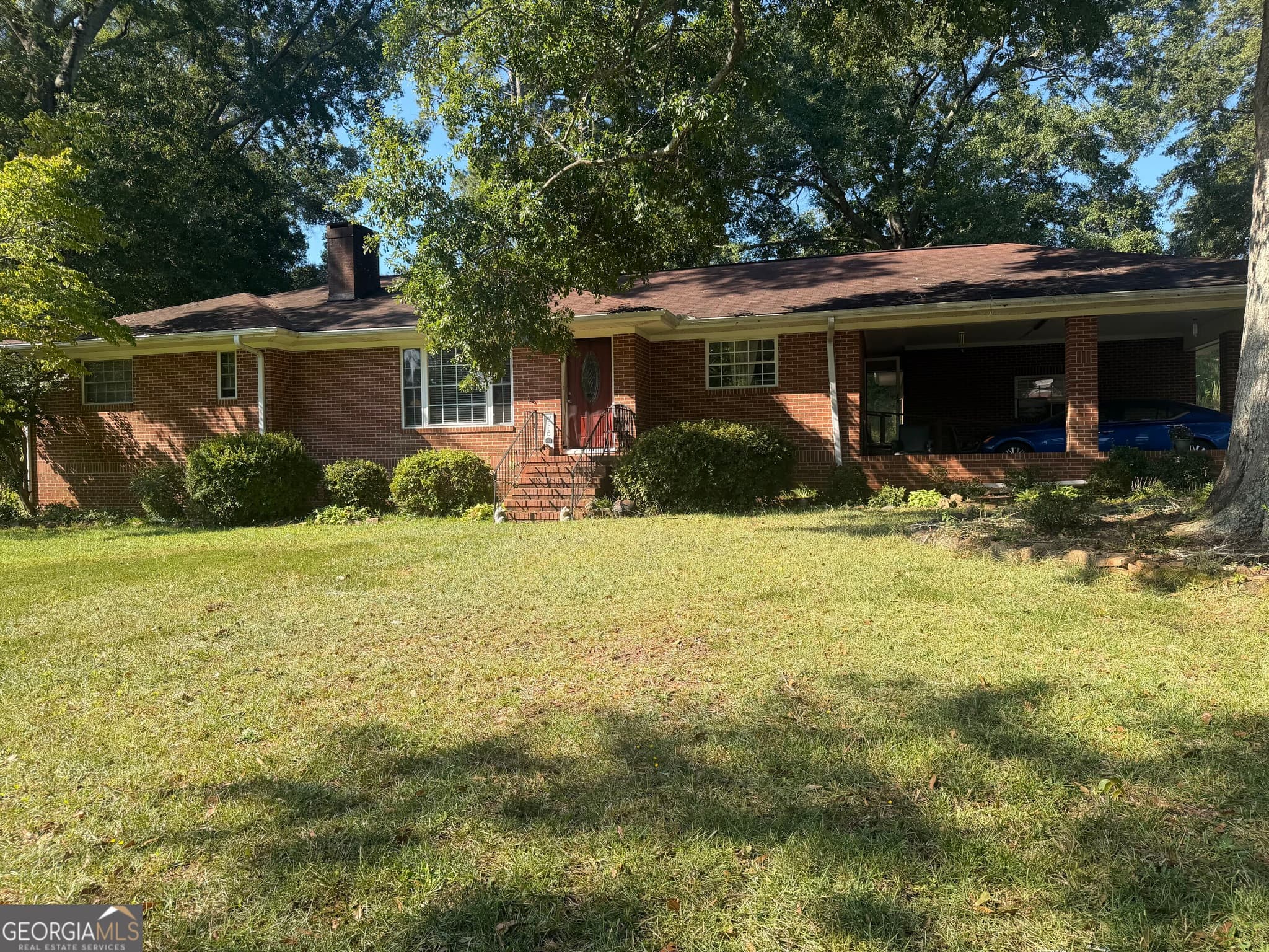3 bedroom, 2 bathroom, 2,113 sq ft single family residence for sale at 216 Forrest Avenue, Thomaston, GA 30286