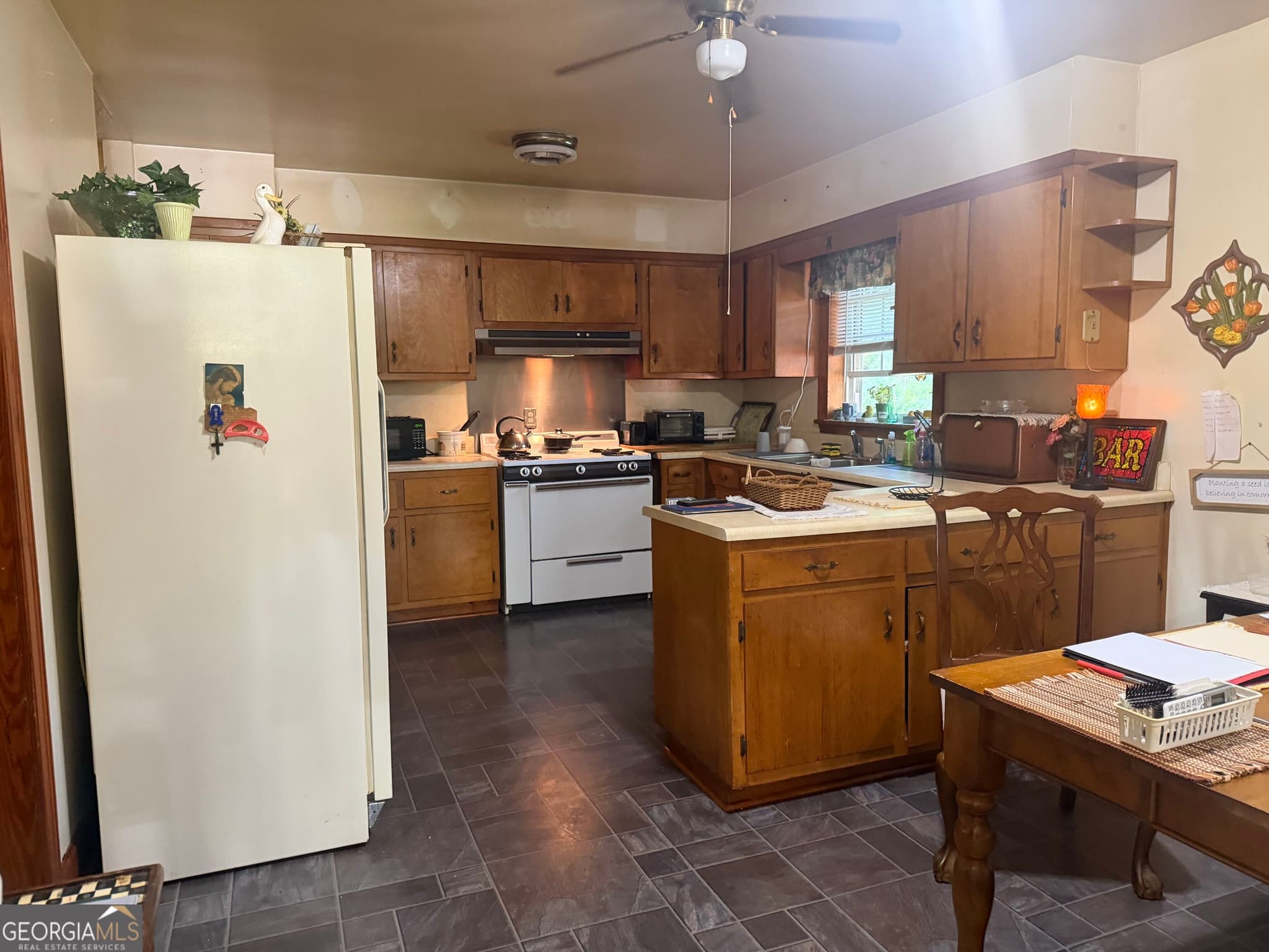 3 bedroom, 2 bathroom, 2,113 sq ft single family residence for sale at 216 Forrest Avenue, Thomaston, GA 30286 — photo 8