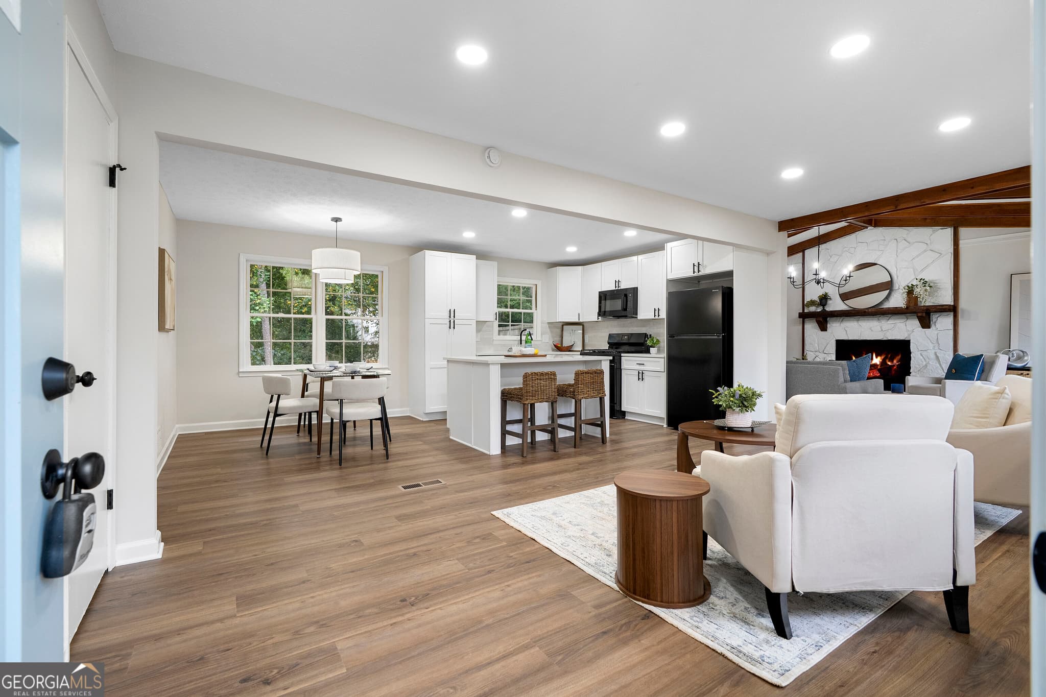 4 bedroom, 2 bathroom, 2,066 sq ft single family residence for sale at 2751 Dunwood Lane, Acworth, GA 30102 — photo 3