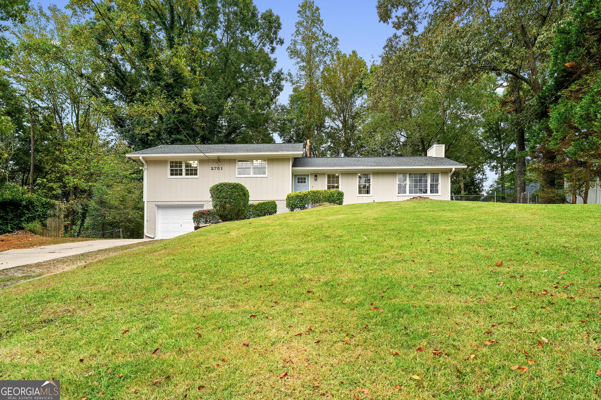 4 bedroom, 2 bathroom, 2,066 sq ft single family residence for sale at 2751 Dunwood Lane, Acworth, GA 30102 — photo 1 of 40