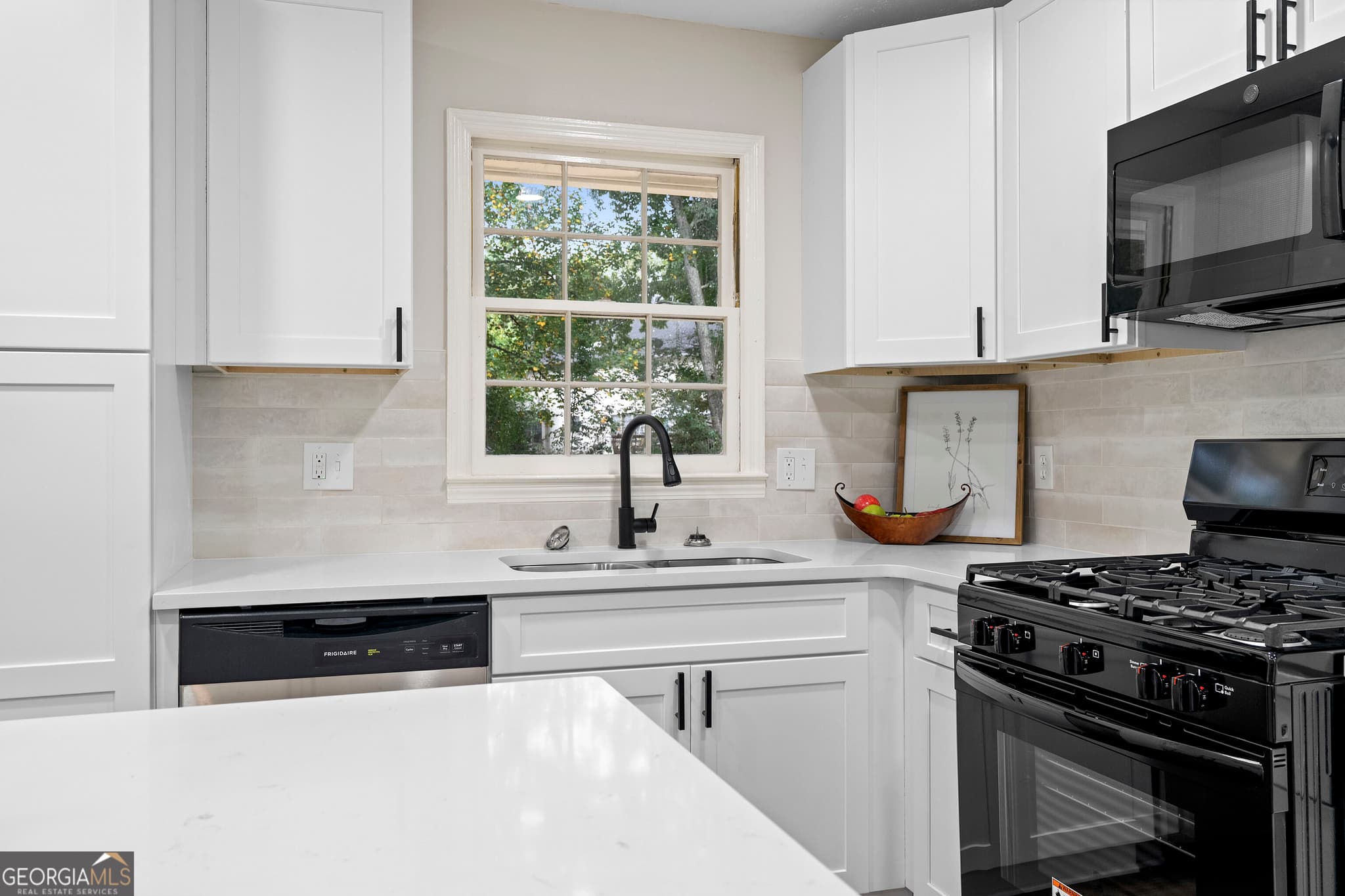4 bedroom, 2 bathroom, 2,066 sq ft single family residence for sale at 2751 Dunwood Lane, Acworth, GA 30102 — photo 9