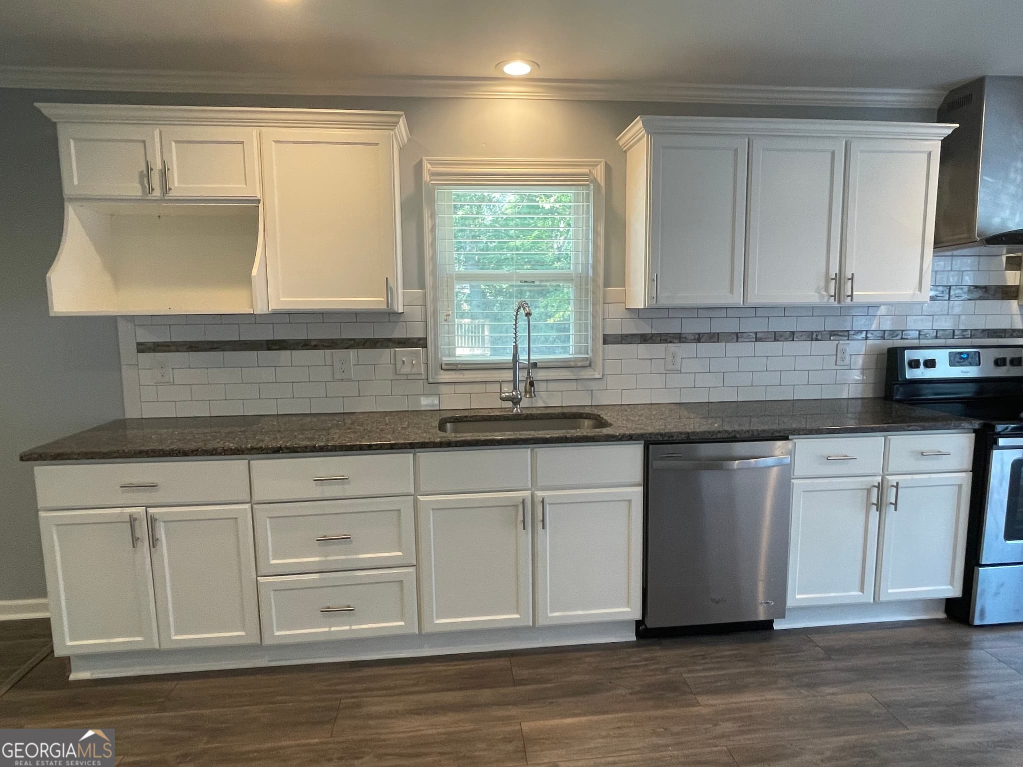 3 bedroom, 2 bathroom, 1,344 sq ft single family residence for sale at 1833 Phillips Avenue, East Point, GA 30344 — photo 6