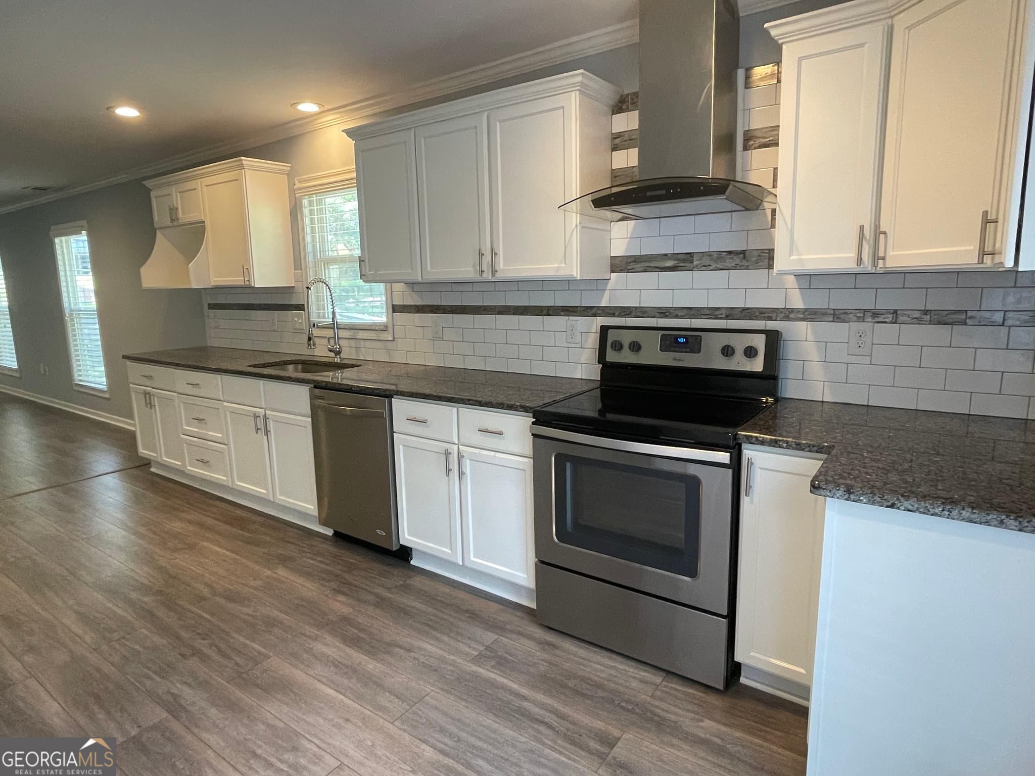 3 bedroom, 2 bathroom, 1,344 sq ft single family residence for sale at 1833 Phillips Avenue, East Point, GA 30344 — photo 7