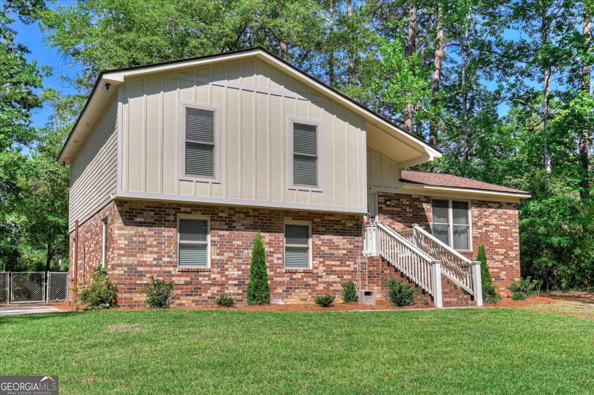 3 bedroom, 2.5 bathroom, 1,911 sq ft single family residence for sale at 3304 Quaker Spring Road, Augusta, GA 30907 — photo 4