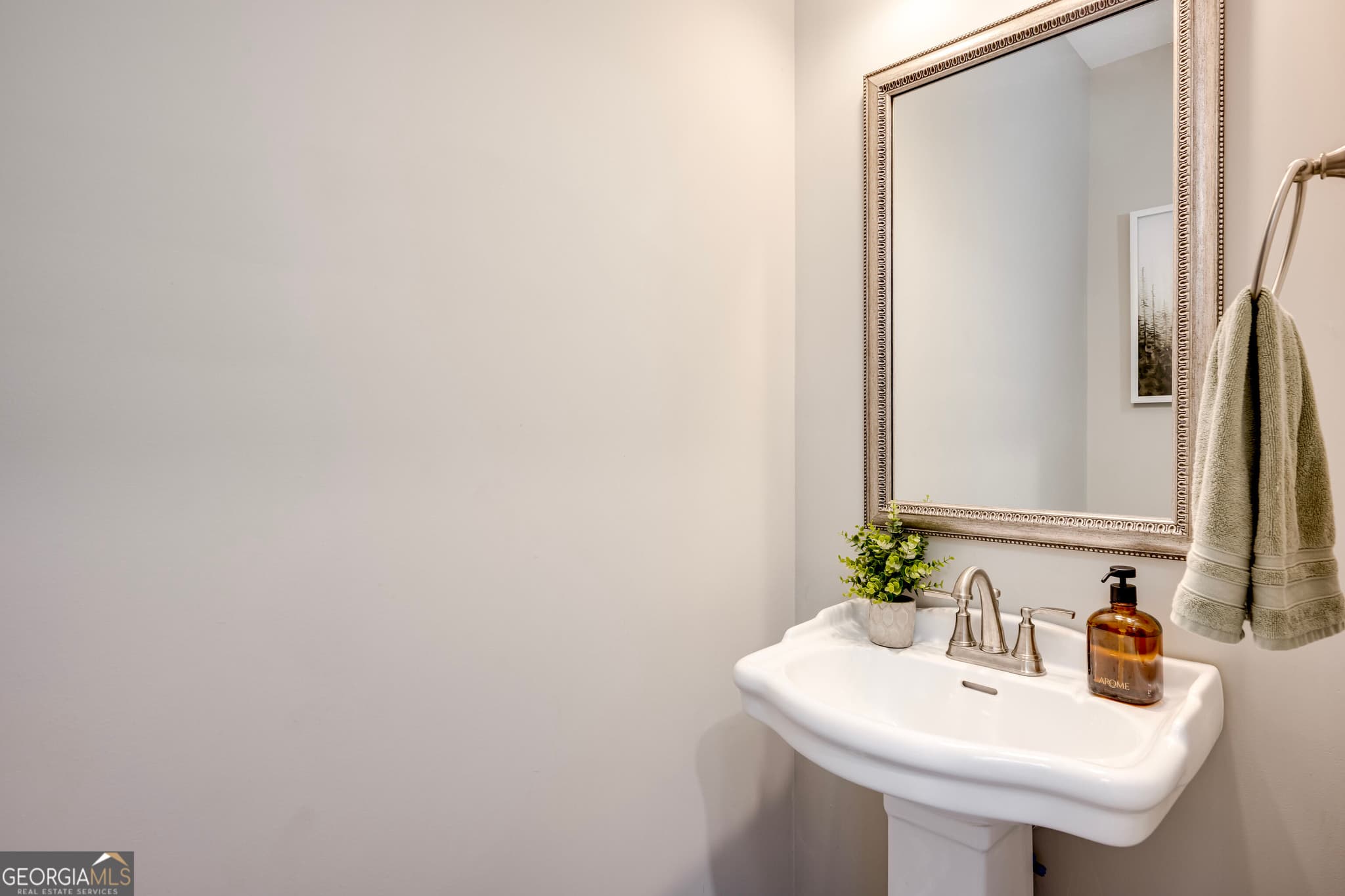 4 bedroom, 2.5 bathroom, 2,095 sq ft single family residence for sale at 401 Longmeadow Drive, Grovetown, GA 30813 — photo 6