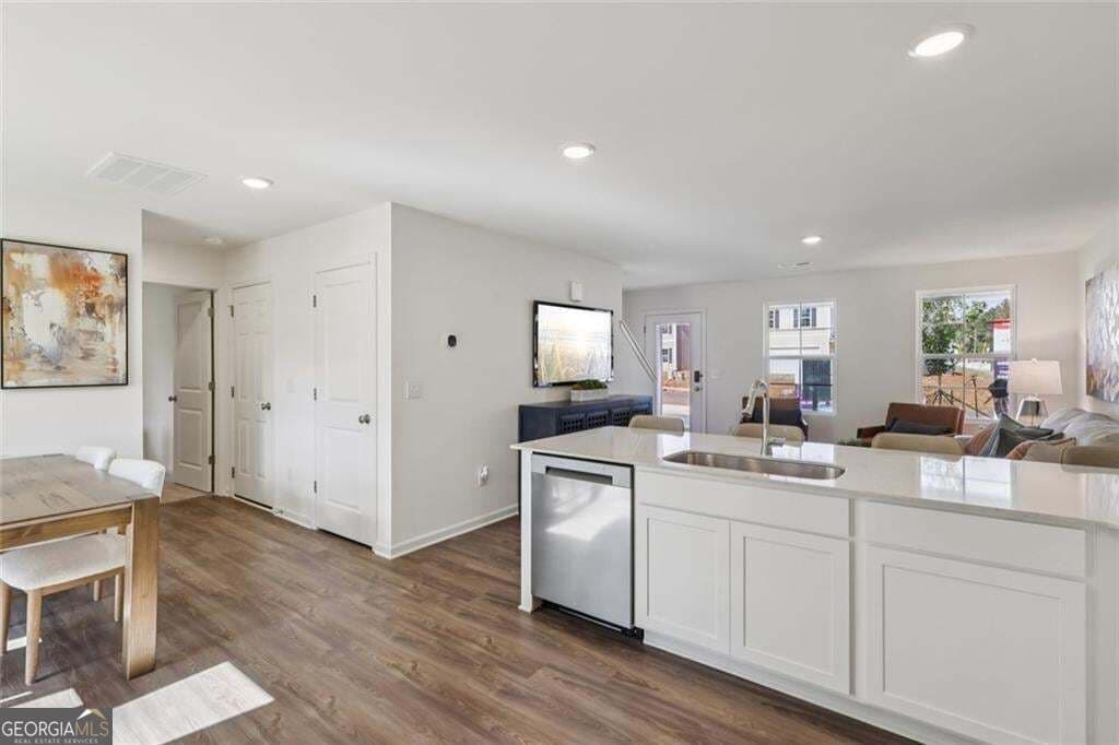 4 bedroom, 3 bathroom, 1,774 sq ft single family residence for sale at 113 Dream Catcher Drive, Lizella, GA 31052 — photo 6